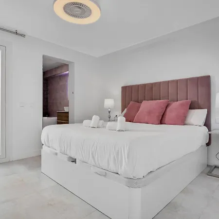 Caminito Rey & Banderas Relax Hotel *